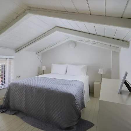 Eliathos Hillside Retreat アパート *