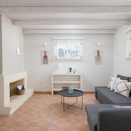 Eliathos Hillside Retreat アパート *